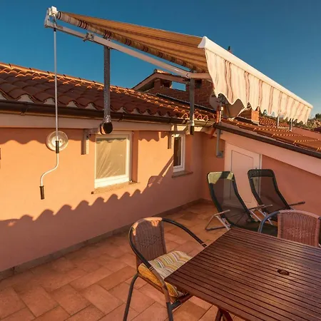 Apartment Biserka- Haus Lenko